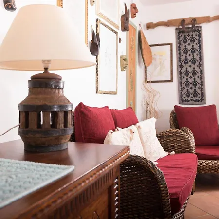 La Casa Dell'artista - Completamente Recintata Con Giardino Privato * Orosei