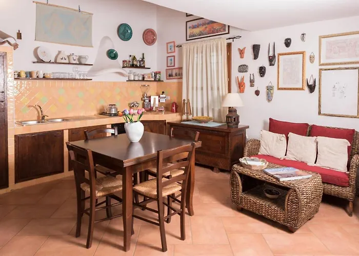 La Casa Dell'artista - Completamente Recintata Con Giardino Privato Orosei